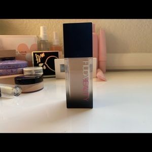 HudaBeauty- Creme Foundation - vanilla 120B